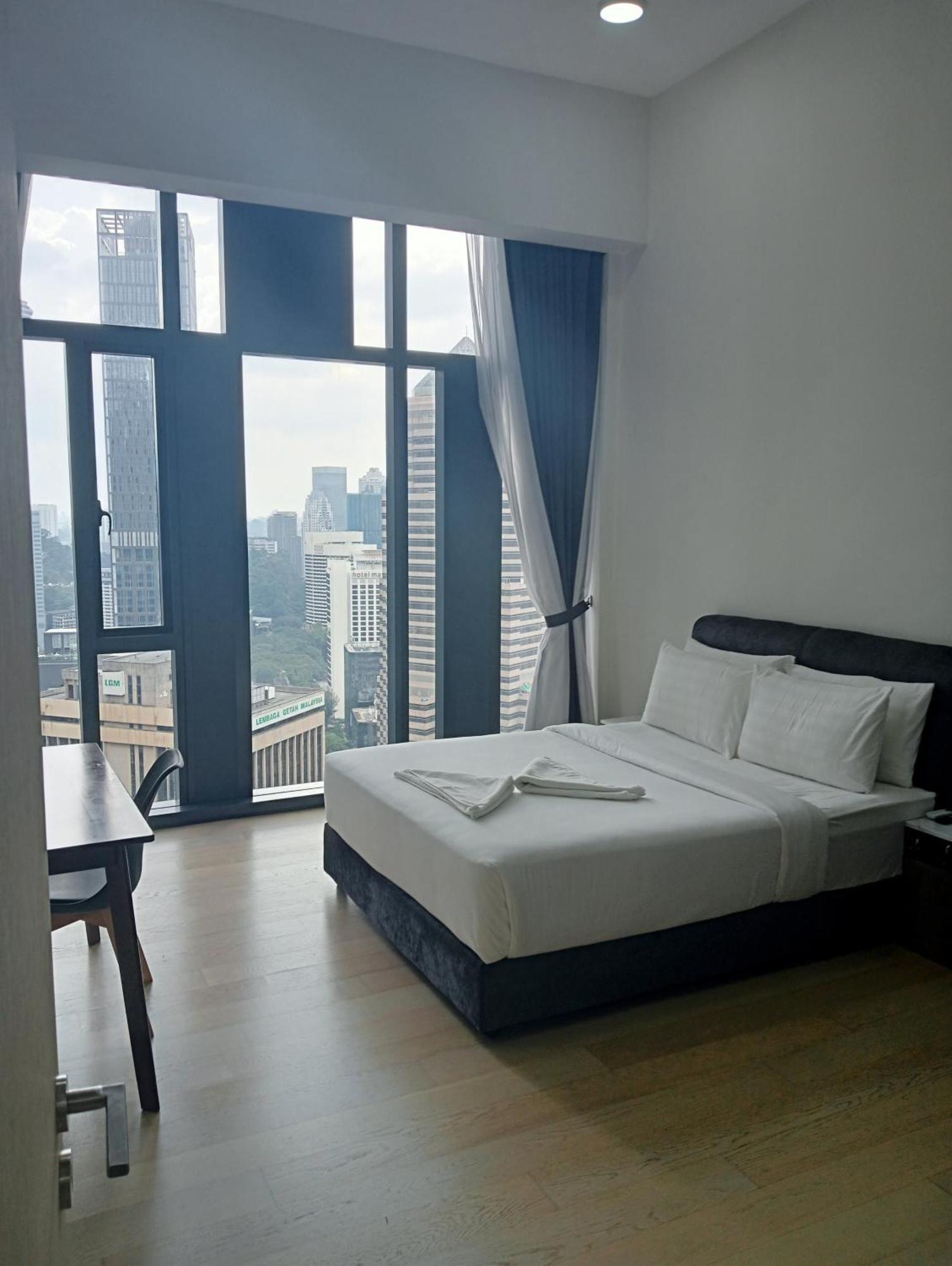 Premier Sky Pool At Star Klcc Apartment