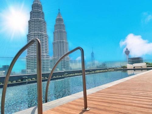 Premier Sky Pool At Star Klcc Apartment